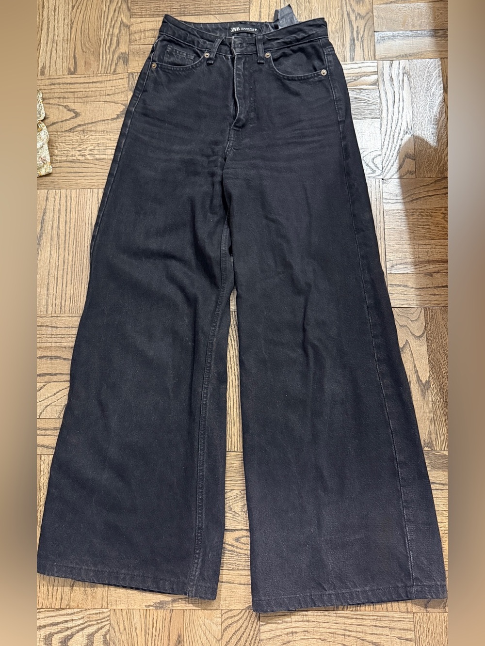 Zara Wide-Leg High-Waist Jeans in Black